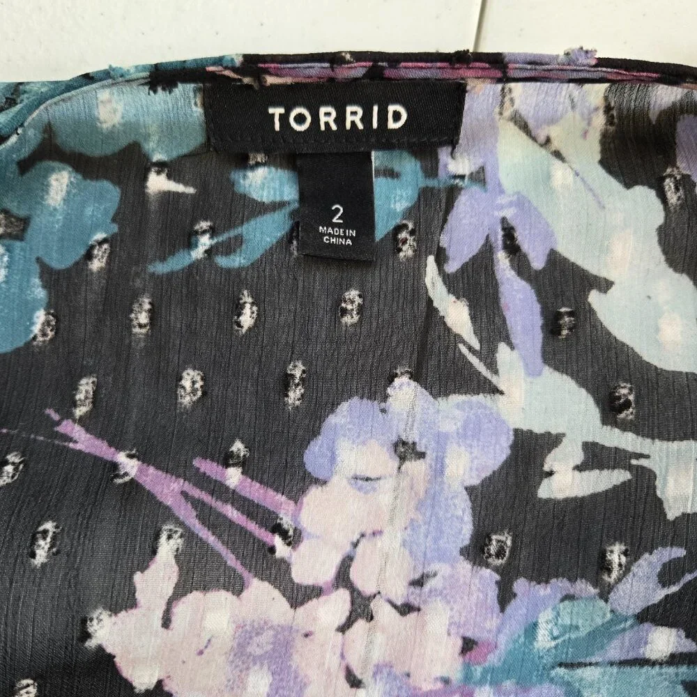630-24 Torrid Maxi Swiss Dot Floral front tie Kimono Duster Size 2 (16/18) - Picture 10 of 12